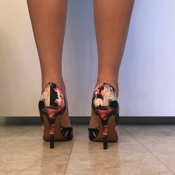 Jessica Simpson pumps - Floral size 7 - Picture 11 of 12